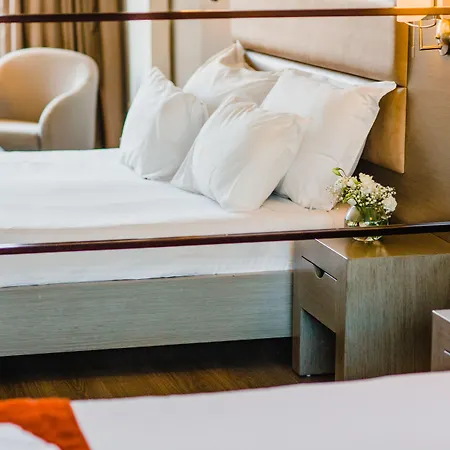 Napa Plaza (adults Only) Hotel