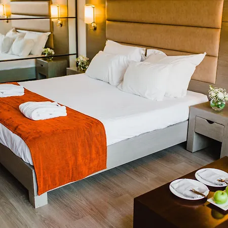 Napa Plaza (adults Only)