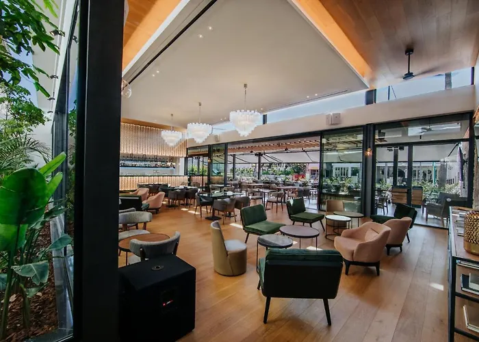 Napa Plaza (adults Only)