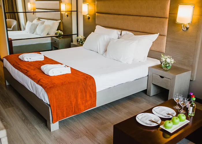 Napa Plaza (adults Only)