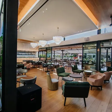 Napa Plaza (adults Only)