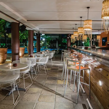 Napa Plaza (adults Only)
