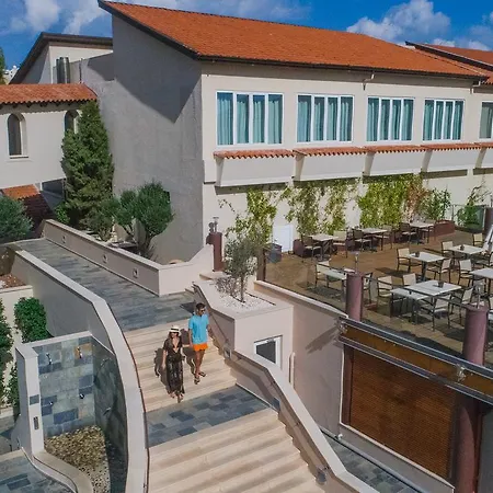 Napa Plaza (adults Only)