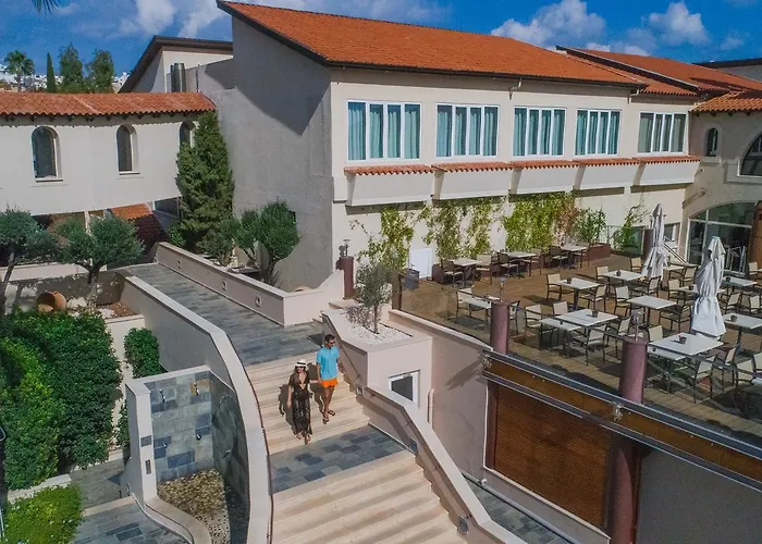 Napa Plaza (adults Only)